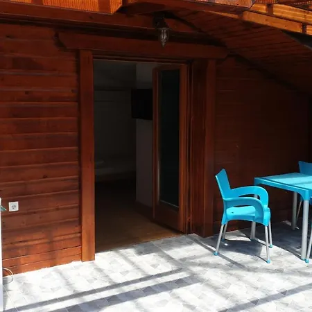 Apartmani,kucice Drina-bok Vendégház Ljubovija