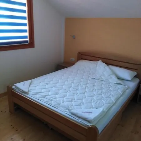 Apartmani,kucice Drina-bok *