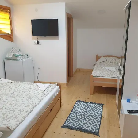 Apartmani,kucice Drina-bok *